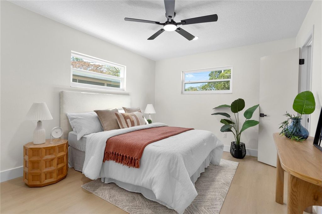 Image 20 of property listing at 1628 LARKIN AVENUE, Orlando, FL 32812