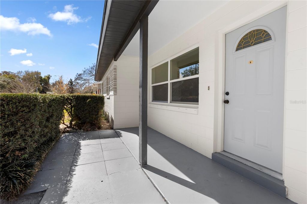 Image 3 of property listing at 1628 LARKIN AVENUE, Orlando, FL 32812