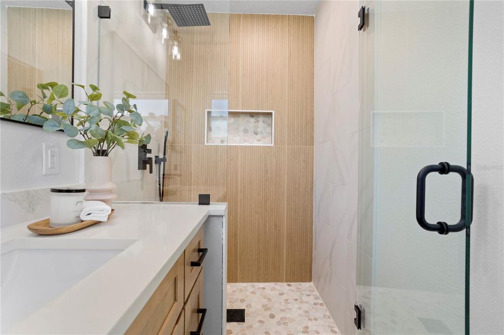 Image 24 of property listing at 1628 LARKIN AVENUE, Orlando, FL 32812