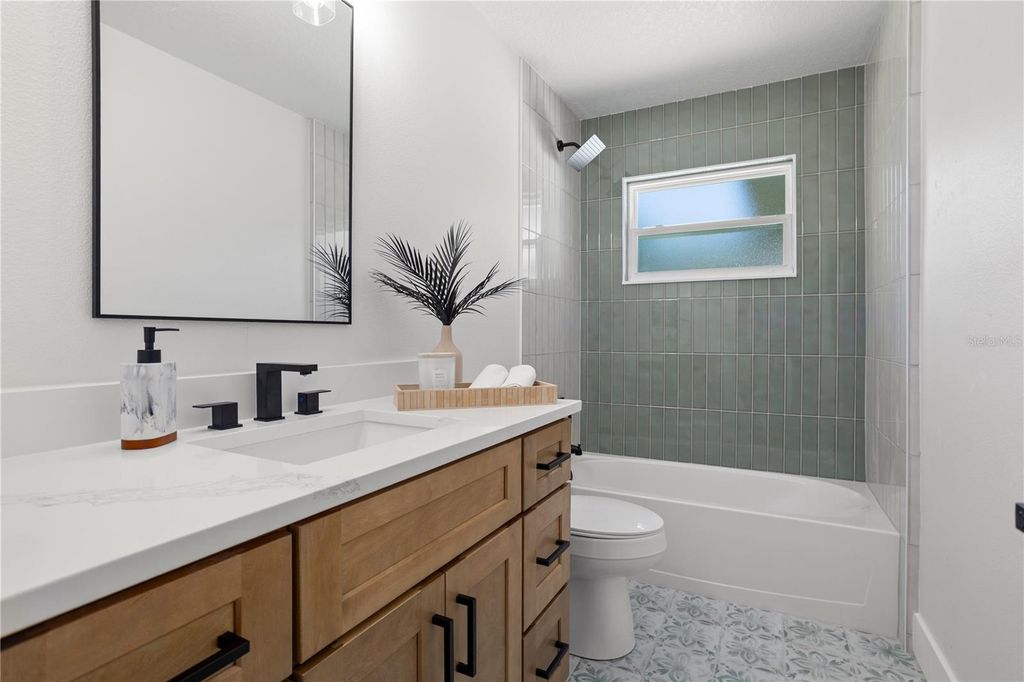 Image 28 of property listing at 1628 LARKIN AVENUE, Orlando, FL 32812