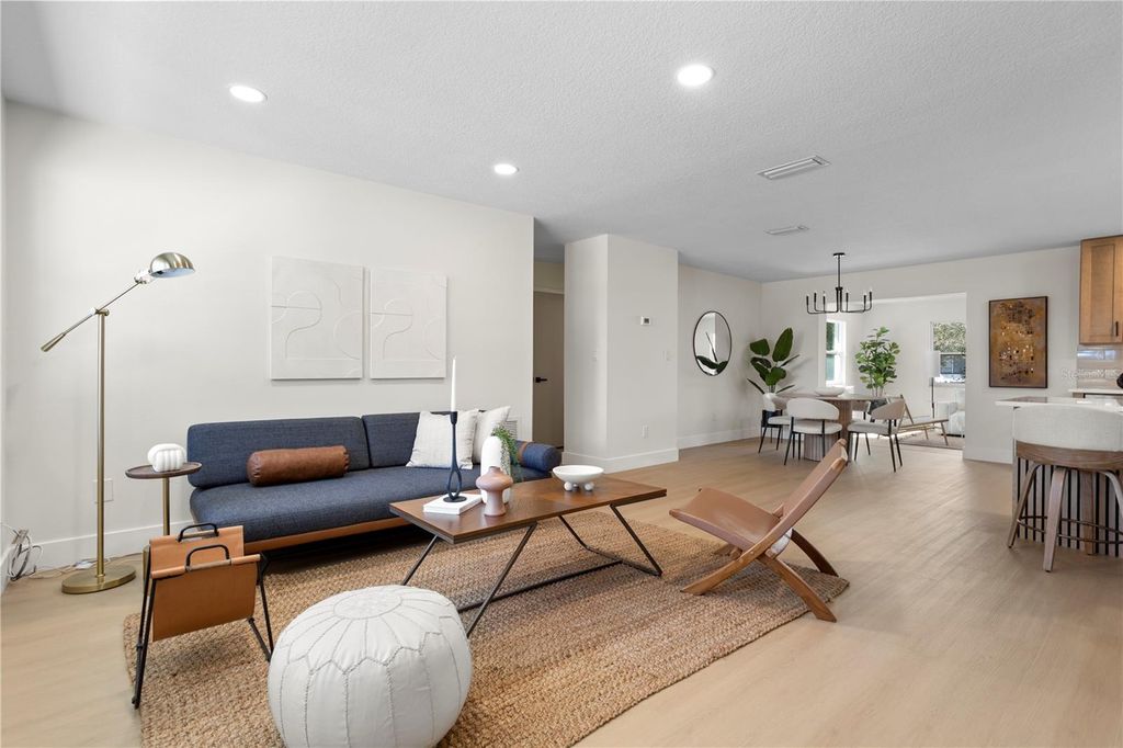 Image 4 of property listing at 1628 LARKIN AVENUE, Orlando, FL 32812