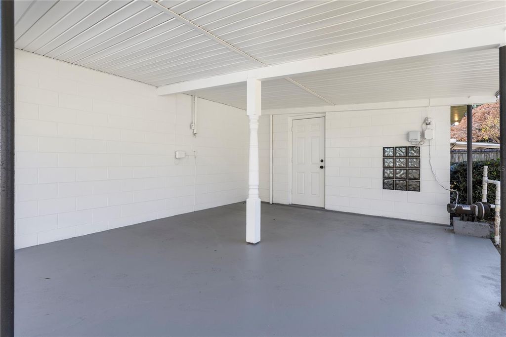 Image 38 of property listing at 1628 LARKIN AVENUE, Orlando, FL 32812