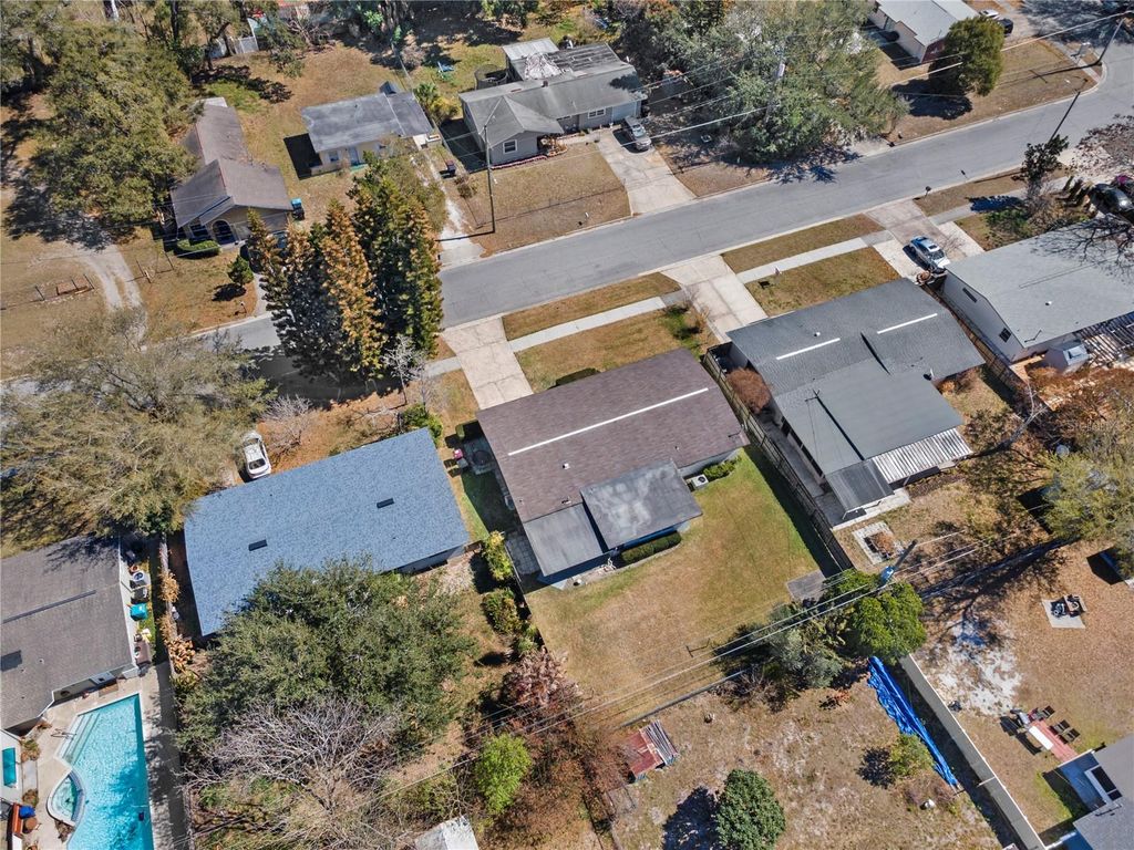 Image 39 of property listing at 1628 LARKIN AVENUE, Orlando, FL 32812