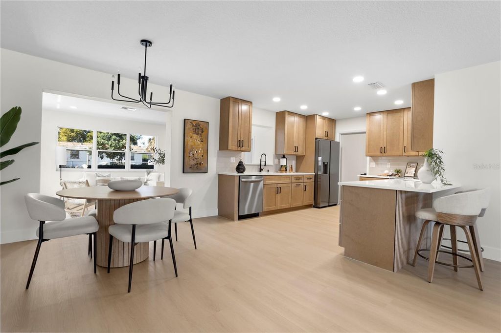 Image 7 of property listing at 1628 LARKIN AVENUE, Orlando, FL 32812