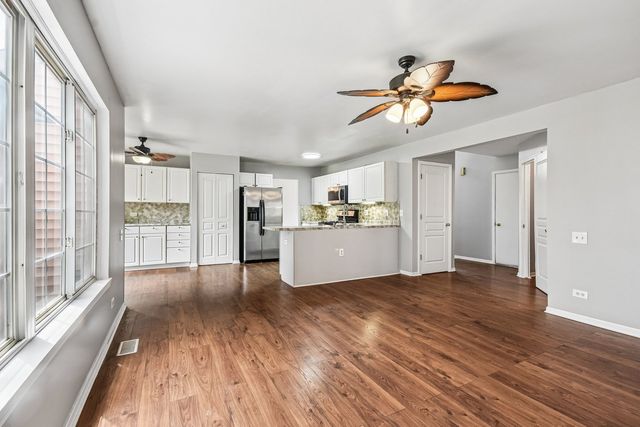561 Ivory Lane, Bartlett, IL 60103