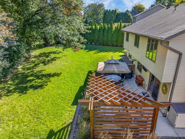 1828 Buckingham Road, Stoughton, WI 53589