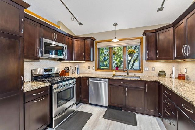 1828 Buckingham Road, Stoughton, WI 53589