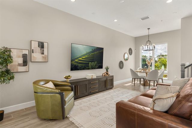 2058 PACKING DISTRICT WAY, Orlando, FL 32804