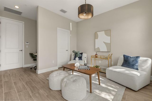 2058 PACKING DISTRICT WAY, Orlando, FL 32804