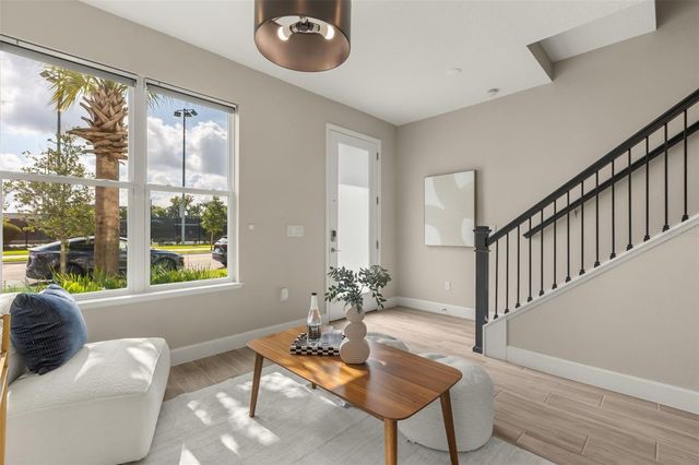 2058 PACKING DISTRICT WAY, Orlando, FL 32804