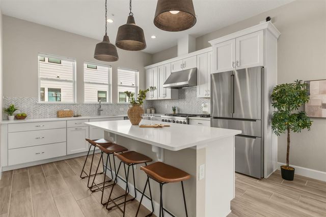 2058 PACKING DISTRICT WAY, Orlando, FL 32804