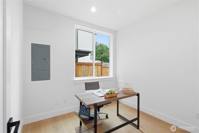 6223 9th Avenue NE, Seattle, WA 98115