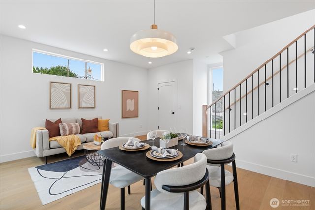 6223 9th Avenue NE, Seattle, WA 98115
