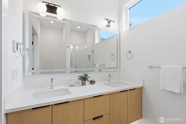 6223 9th Avenue NE, Seattle, WA 98115