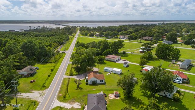 385 Hwy 70 Bettie, Beaufort, NC 28516