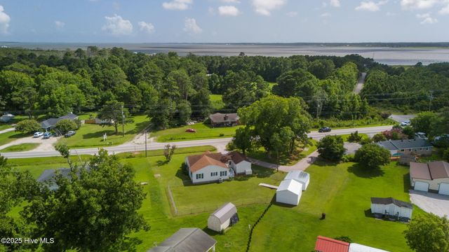 385 Hwy 70 Bettie, Beaufort, NC 28516
