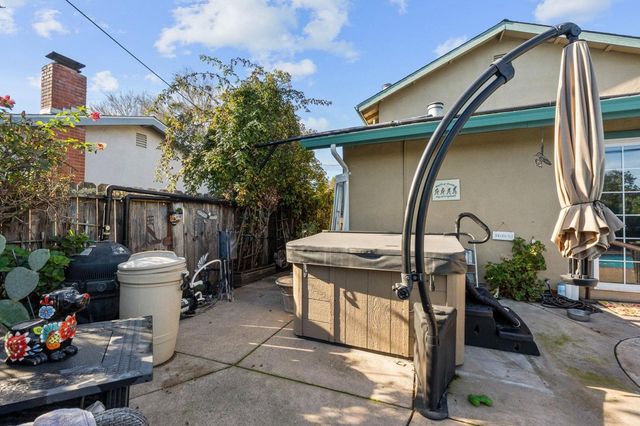 8847 Davona Dr, Dublin, CA 94568