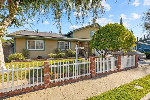 8847 Davona Dr, Dublin, CA 94568