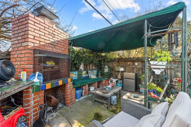 8847 Davona Dr, Dublin, CA 94568