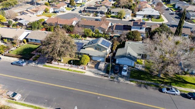 8847 Davona Dr, Dublin, CA 94568