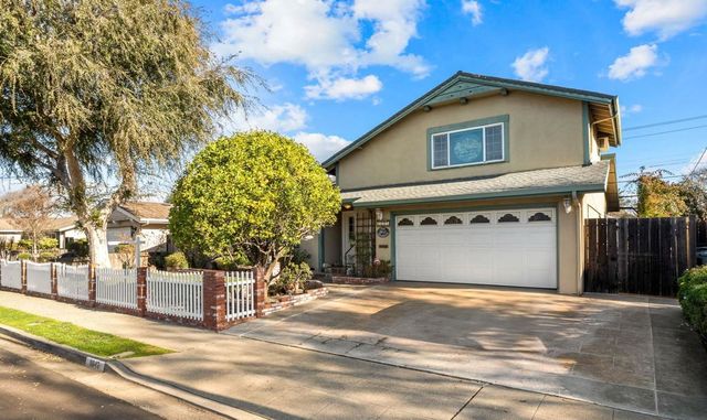 8847 Davona Dr, Dublin, CA 94568