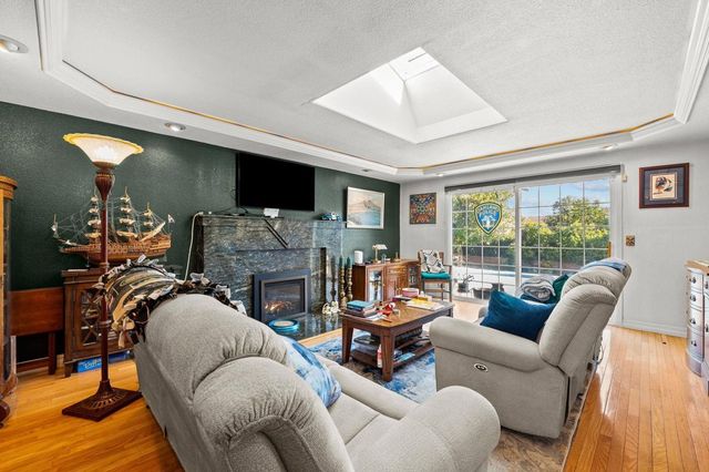 8847 Davona Dr, Dublin, CA 94568