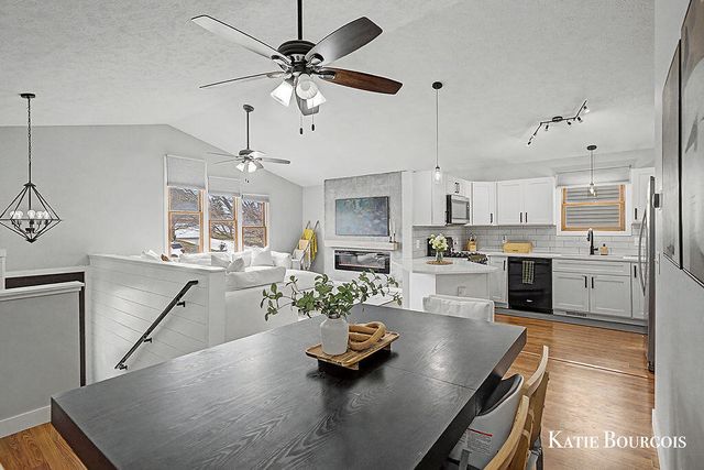 519 Macomb Avenue Nw, City Of Walker, MI 49534