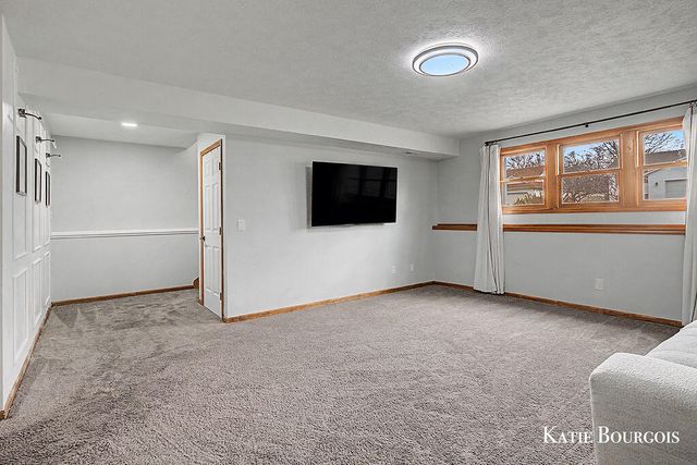 519 Macomb Avenue Nw, City Of Walker, MI 49534