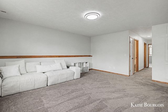 519 Macomb Avenue Nw, City Of Walker, MI 49534