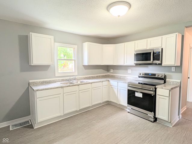 496 E Columbus Street, Martinsville, IN 46151