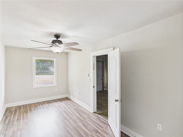 802 Loy Lane, Ennis, TX 75119