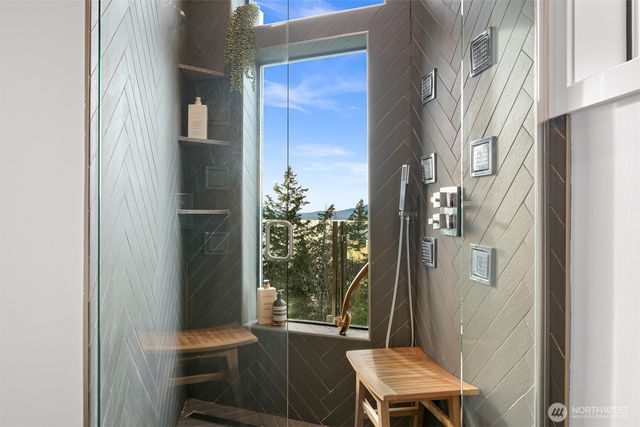 1195 Brighton Crest Drive, Bellingham, WA 98229