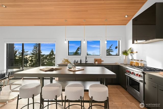 1195 Brighton Crest Drive, Bellingham, WA 98229