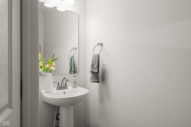 196 Oakhurst Way, Westfield, IN 46074