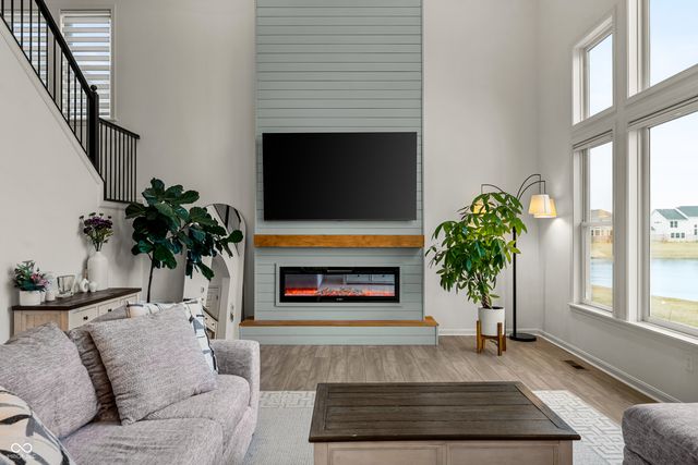 196 Oakhurst Way, Westfield, IN 46074