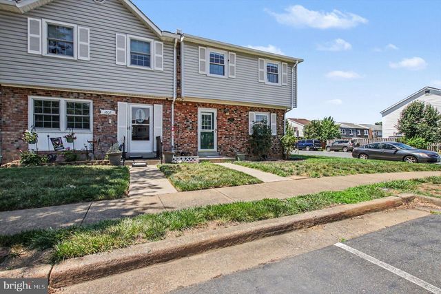 1800 FORT PULASKI CT, Dumfries, VA 22026