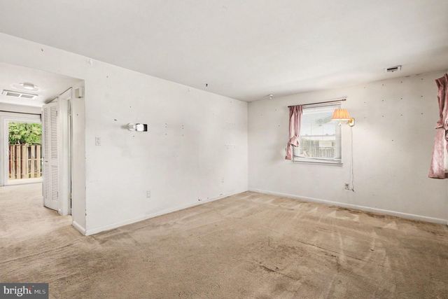 1800 FORT PULASKI CT, Dumfries, VA 22026