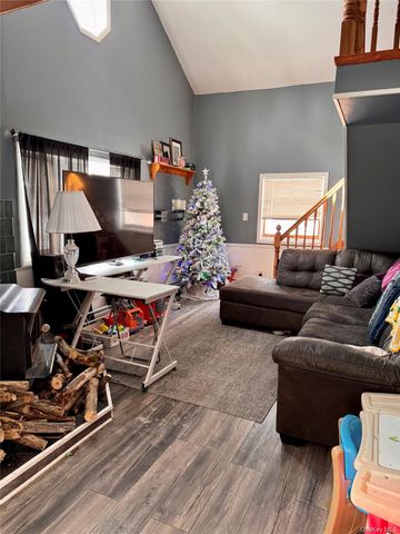 26 Peenpack Trail, Huguenot, NY 12746