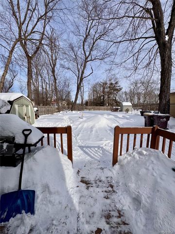 26 Peenpack Trail, Huguenot, NY 12746