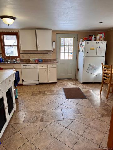 26 Peenpack Trail, Huguenot, NY 12746