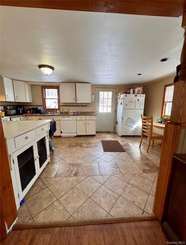 26 Peenpack Trail, Huguenot, NY 12746