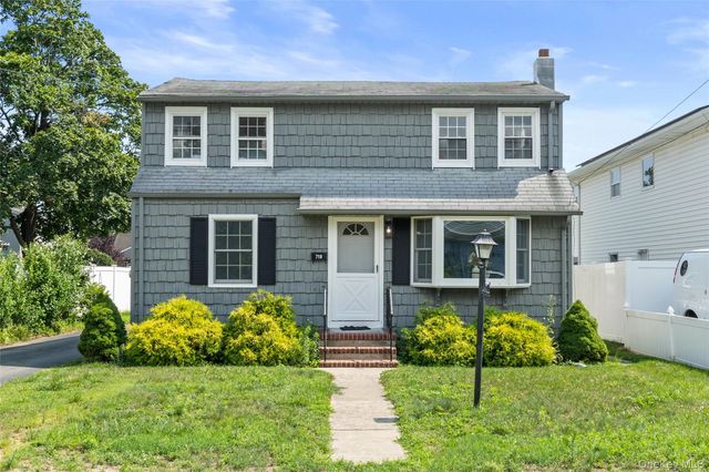 718 Elmwood Road, West Babylon, NY 11704