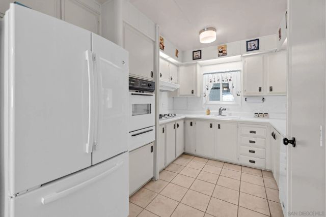 8301 Mission Gorge Rd 169, Santee, CA 92071