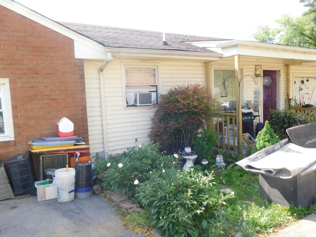2732 Tully DR, Roanoke, VA 24019