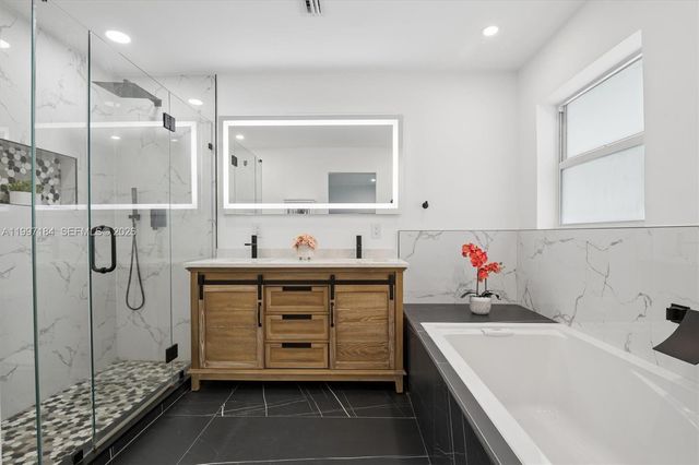 717 NW 30th St, Wilton Manors, FL 33311