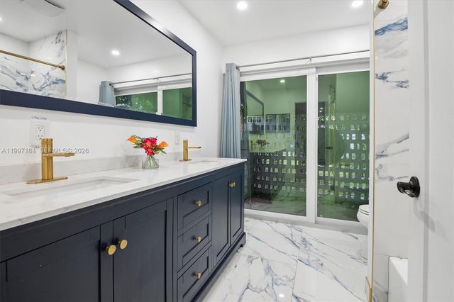 717 NW 30th St, Wilton Manors, FL 33311