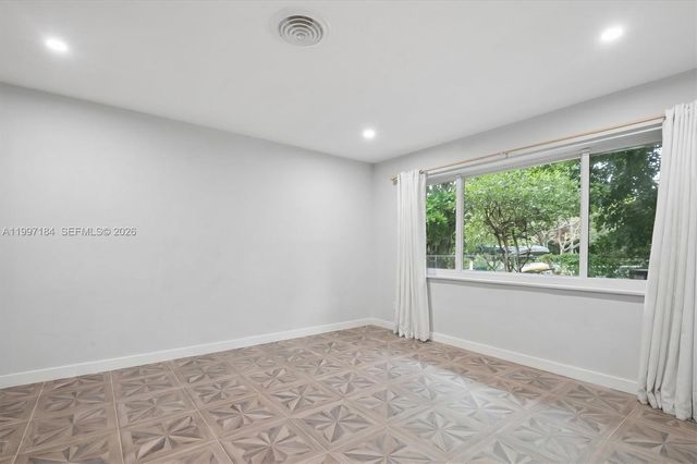 717 NW 30th St, Wilton Manors, FL 33311
