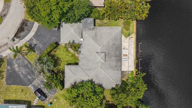 717 NW 30th St, Wilton Manors, FL 33311