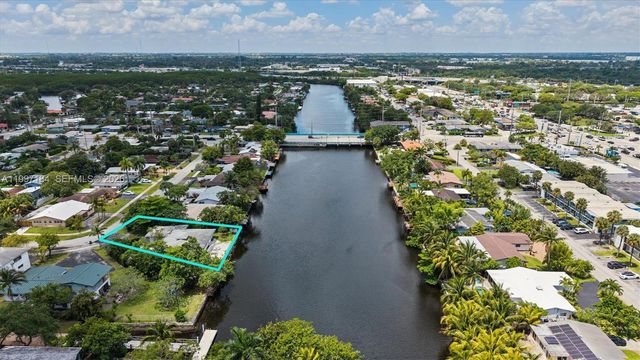 717 NW 30th St, Wilton Manors, FL 33311