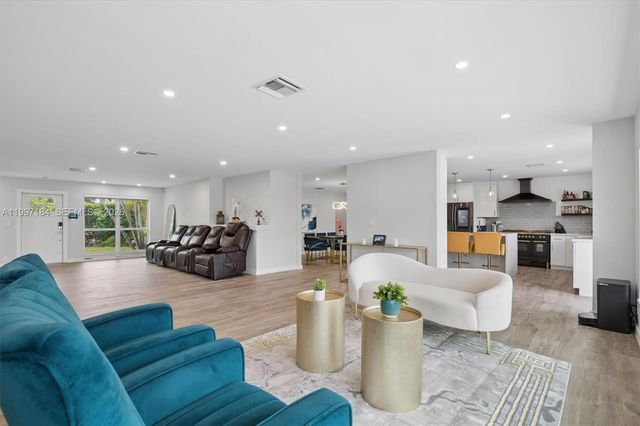 717 NW 30th St, Wilton Manors, FL 33311